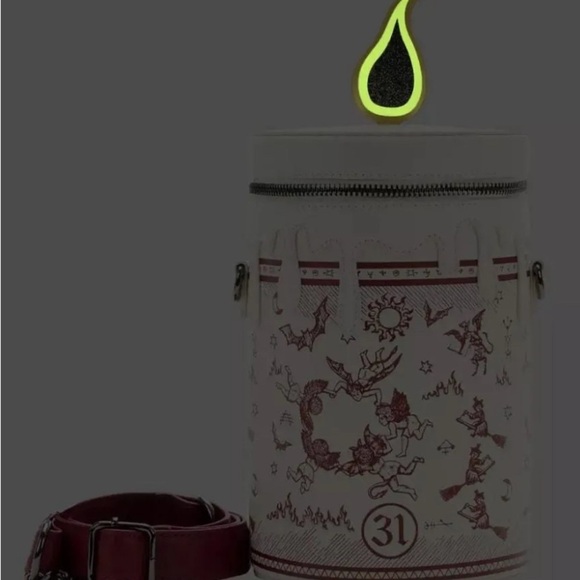 Disney Loungefly Hocus Pocus Black Flame Candle Crossbody Bag NWT - Picture 6 of 9